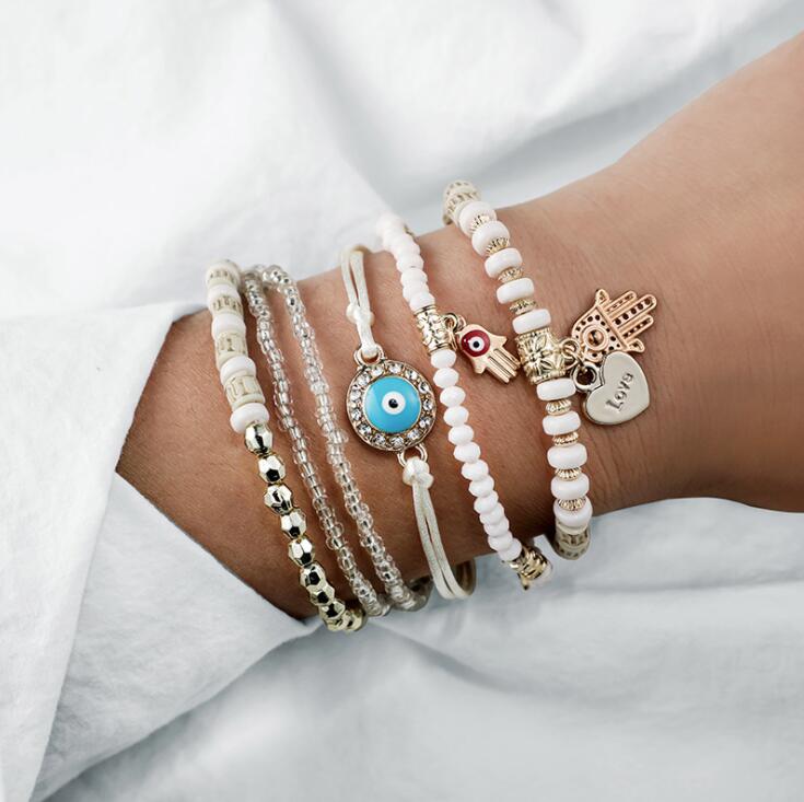 Hamsa-armbånd i pakken