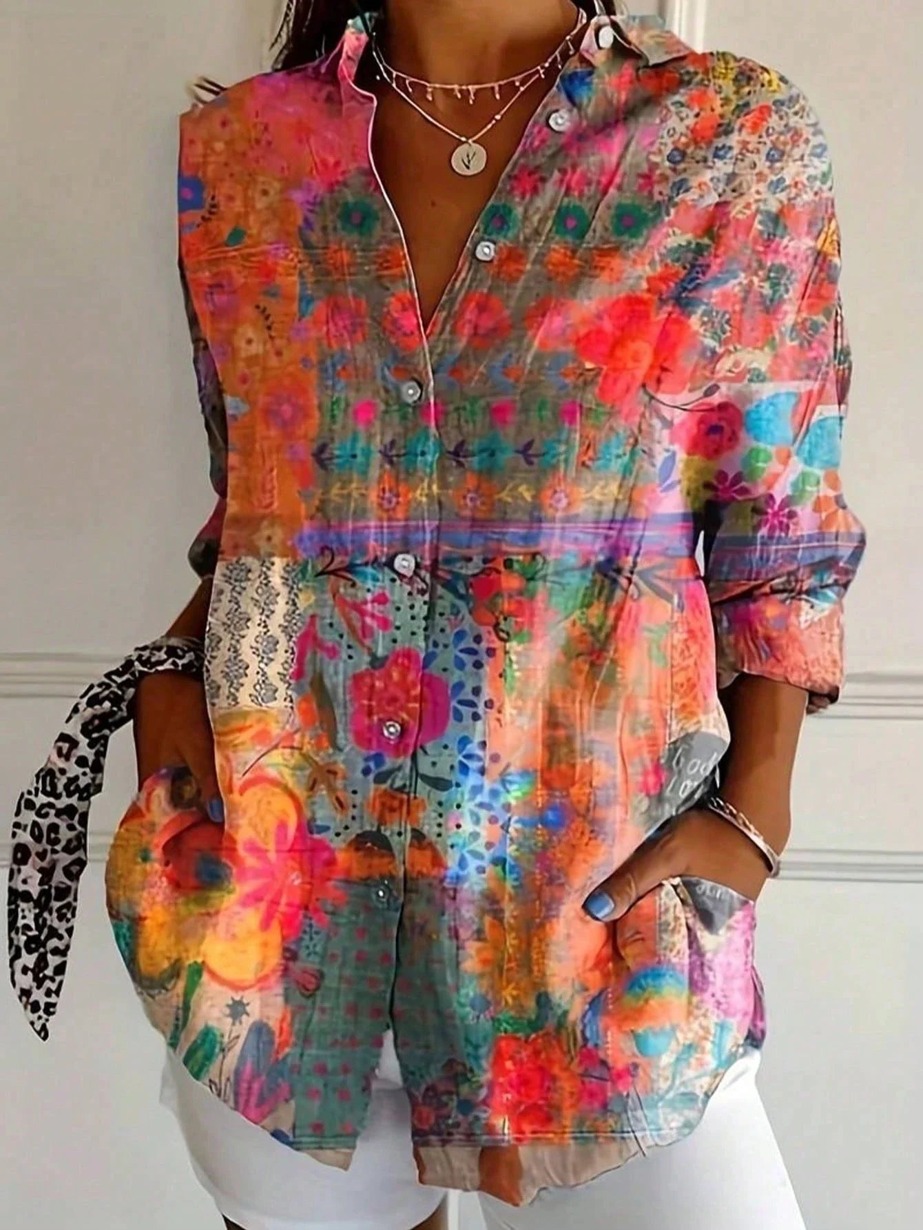 Thea | Fargerik Bluse med Leken Print